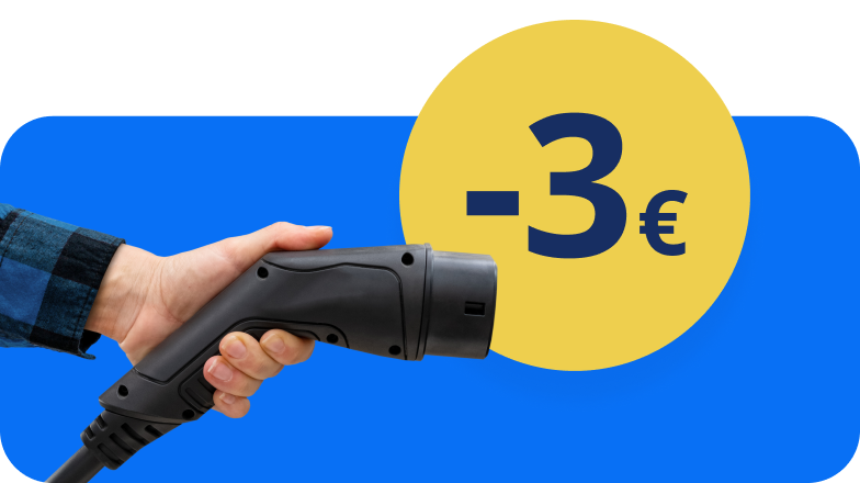 Geltonas elektromobilis ir įkrovimo jungtis, prenumeratai taikoma 3 Eur nuolaida