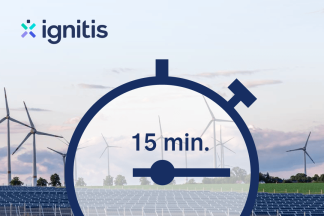 Lauke esantis saulės baterijų ir vėjo jėgainių parkas su laikmačiu, rodančiu „15 min.“, ir „Ignitis“ logotipu viršuje